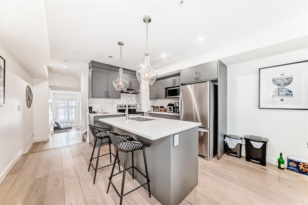 Fifth View of 108, 1632 20 Avenue NW, Capitol Hill, Calgary, Alberta, T2M 1G8