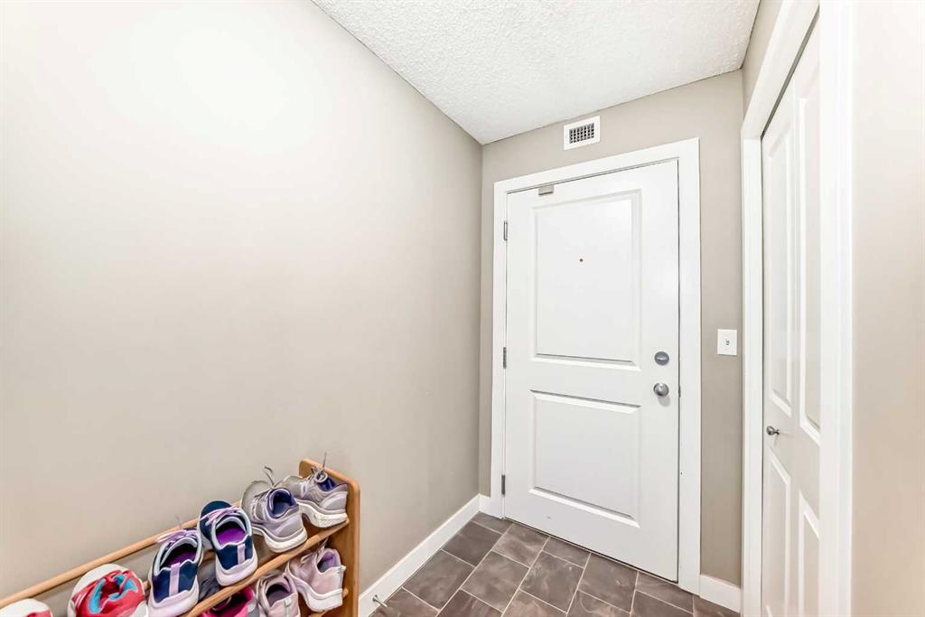 Fourth View of 8201, 403 Mackenzie Way SW, Downtown, Airdrie, Alberta, T4B 3V7