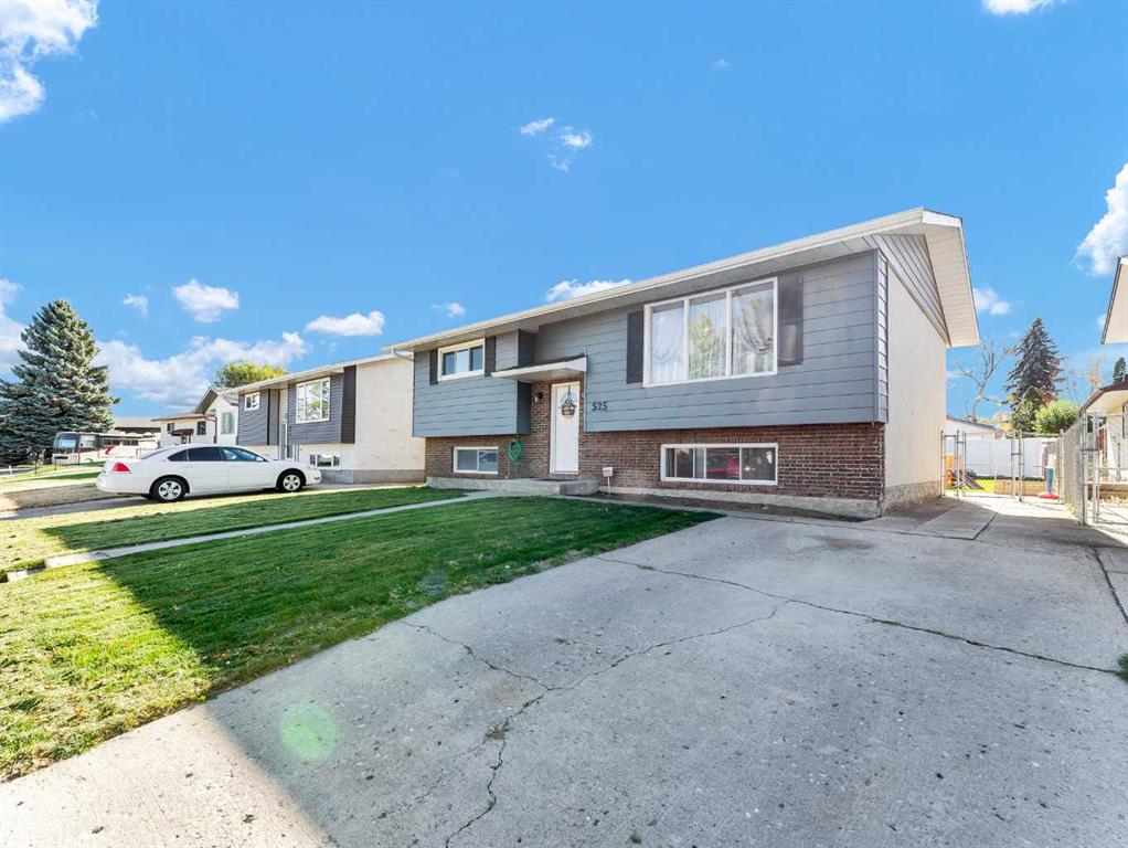 Third View of 525 18 Street NE, Northeast Crescent Heights, Medicine Hat, Alberta, T1C 1G4