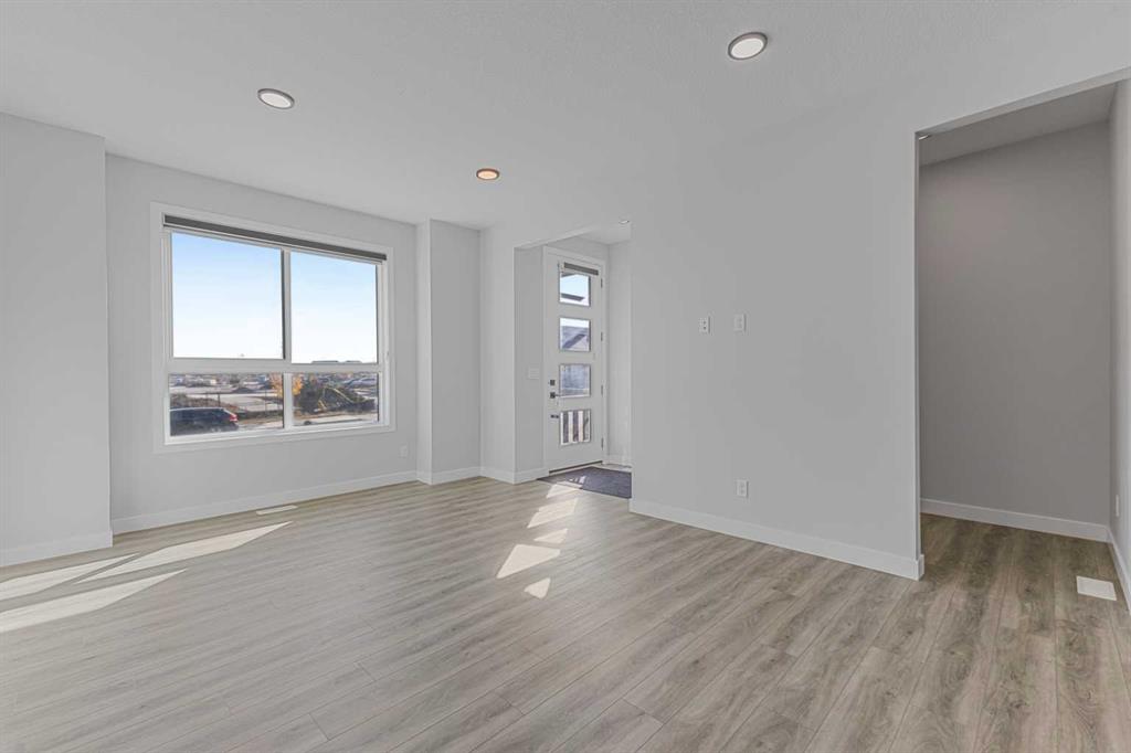 Fifth View of 33 BELMONT Drive SW, Belmont, Calgary, Alberta, T2X 4Z6