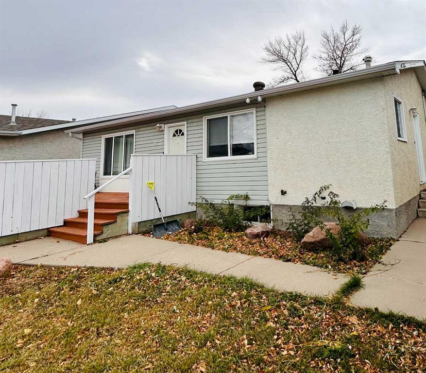 Third View of 920 8 Street N, Staffordville, Lethbridge, Alberta, T1H 1Z4