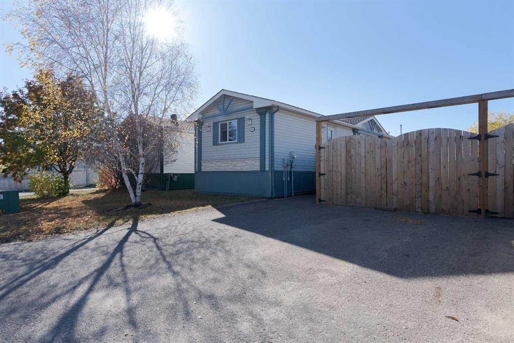 Third View of 148 McKinlay  , Timberlea, Fort McMurray, Alberta, T9K2M6