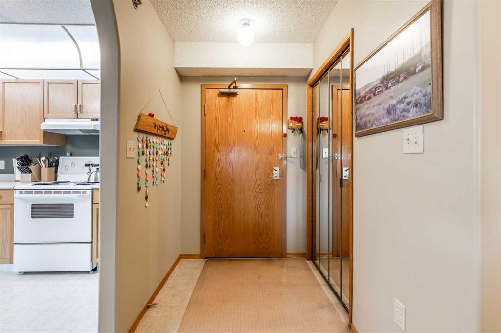 Fifth View of 425, 3021 13 Avenue SE, NONE, Medicine Hat, Alberta, T1B4E2