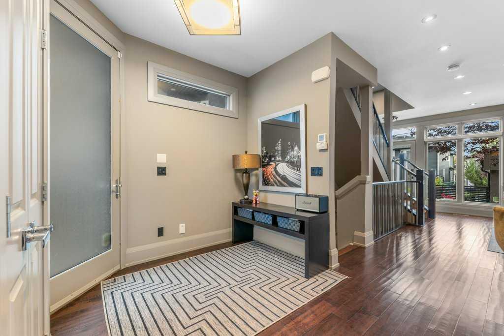 Fifth View of 2, 1926 36 Street SW, Killarney/Glengarry, Calgary, Alberta, T3E 2Y9