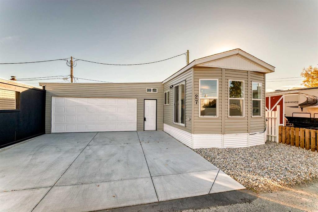 Second View of 27, 2106 50 Avenue SE, Forest Lawn Industrial, Calgary, Alberta, T2B 1M7
