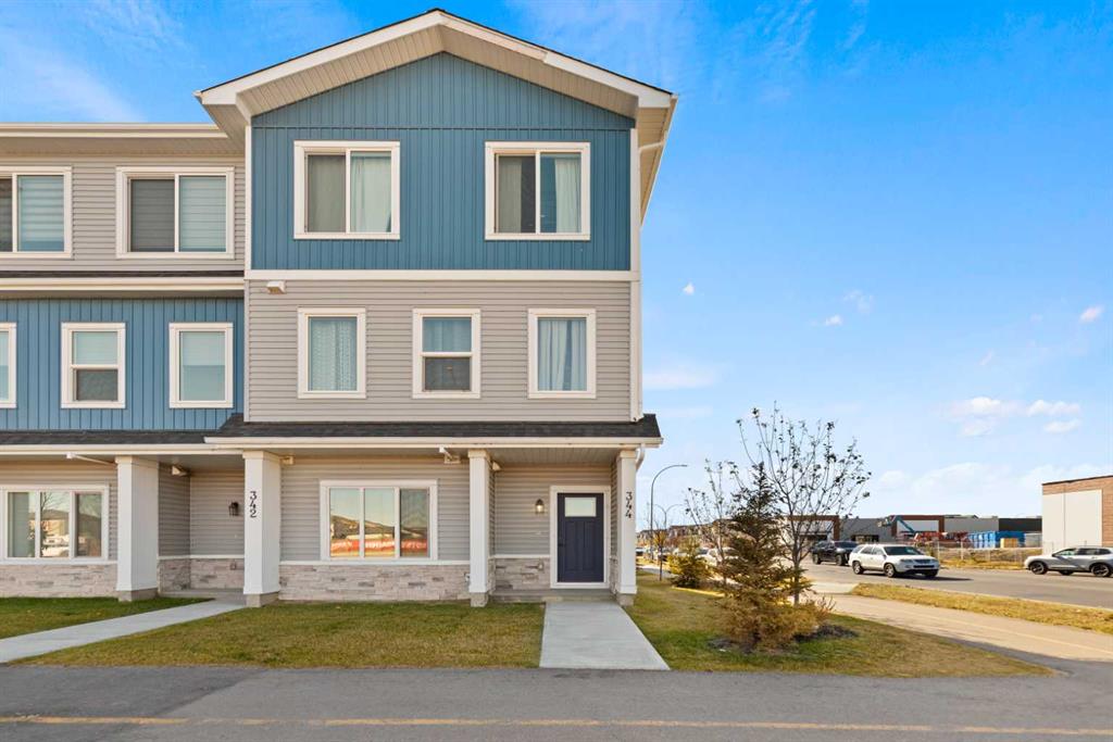 344 Corner Meadows Square NE, A2264196, Alberta,