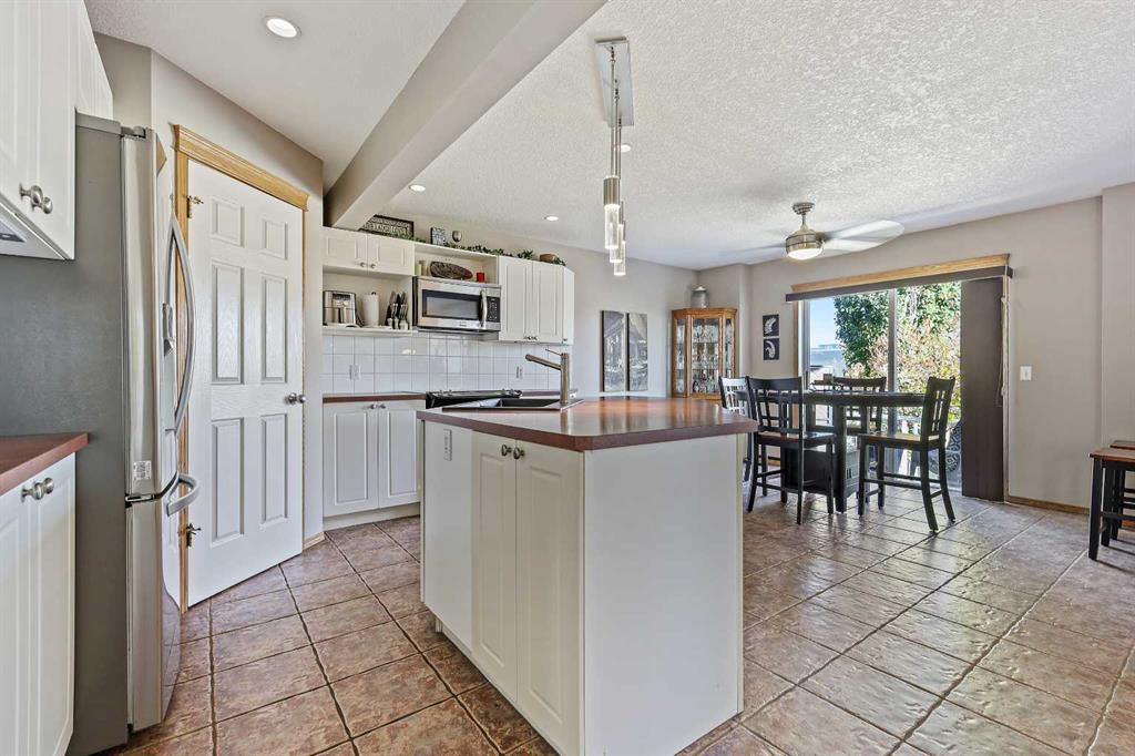Fourth View of 68 Douglas Glen Crescent SE, Douglasdale/Glen, Calgary, Alberta, T2Z 3M6