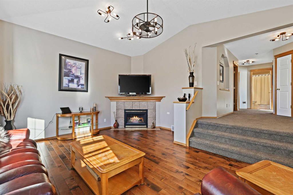 Fifth View of 68 Douglas Glen Crescent SE, Douglasdale/Glen, Calgary, Alberta, T2Z 3M6