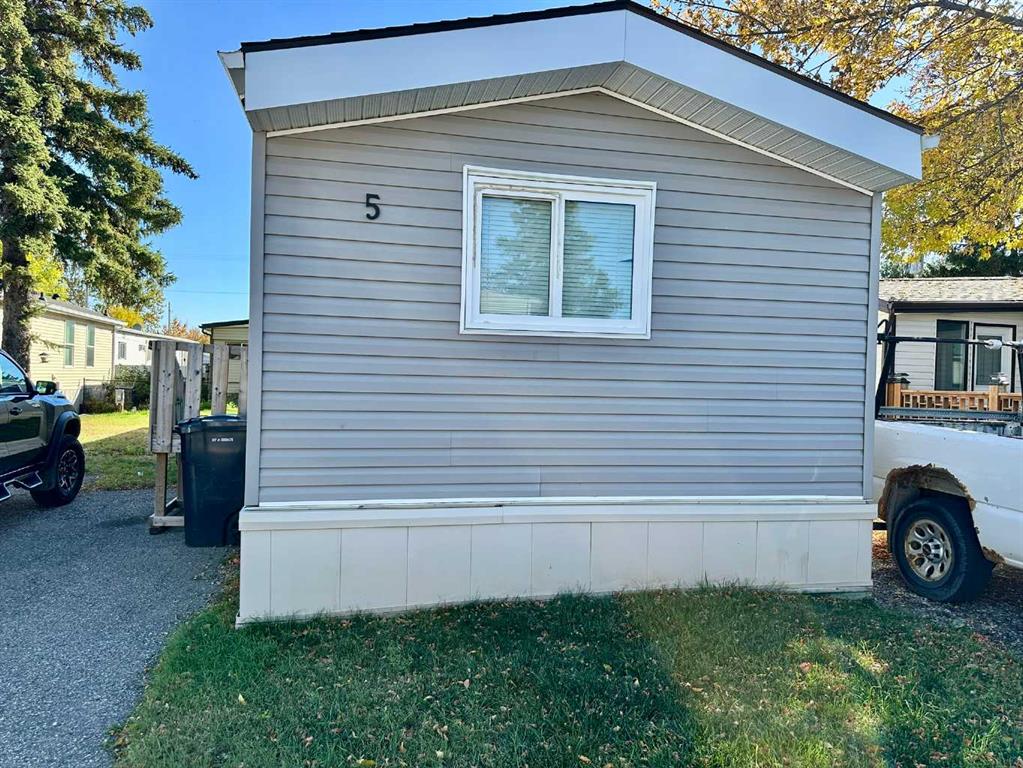 5, 5301 2 Street , A2264309, Alberta,