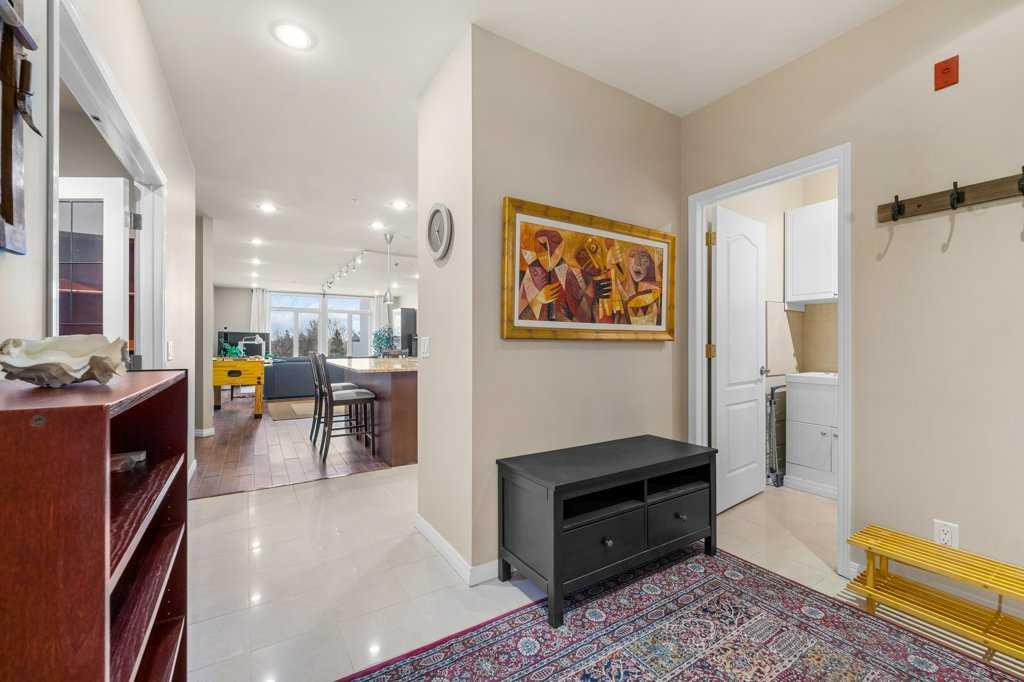 Second View of 402, 103 10 Avenue NW, Crescent Heights, Calgary, Alberta, T2M 0B4