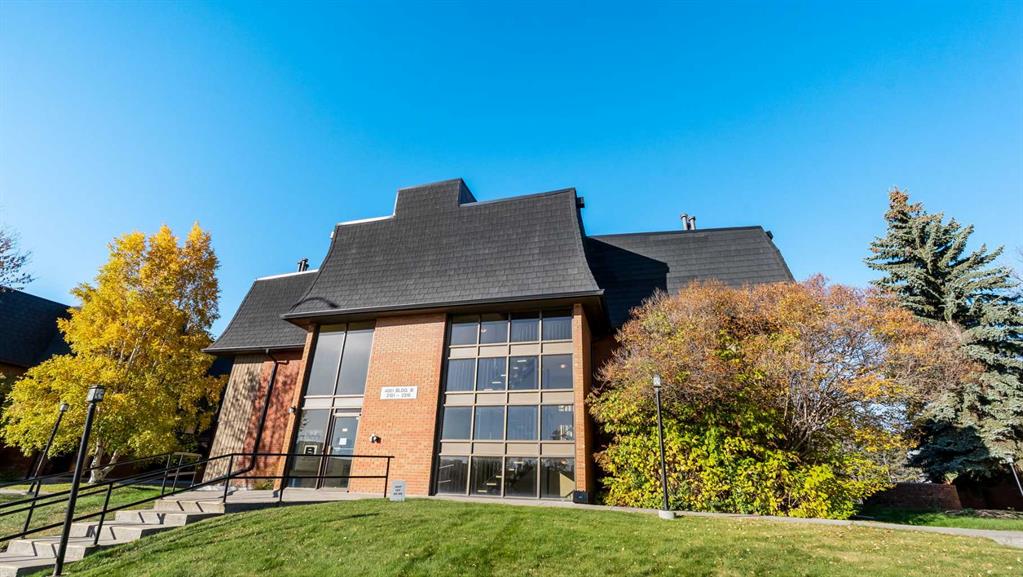 2208, 4001B 49 Street NW, A2264472, Alberta,