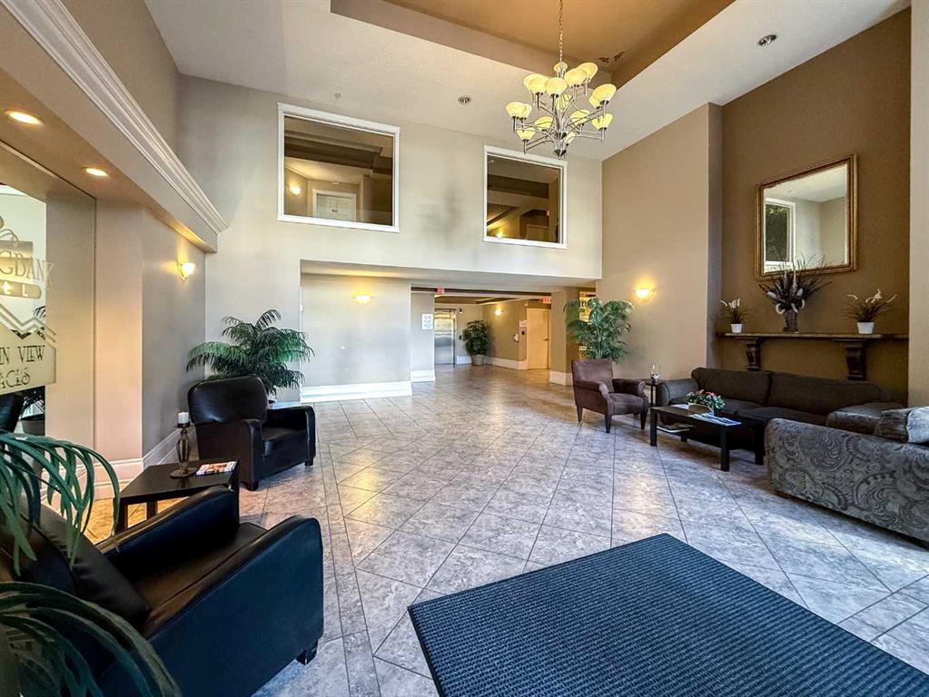 Third View of 2206, 7451 Springbank Boulevard SW, Springbank Hill, Calgary, Alberta, T3H 4K5