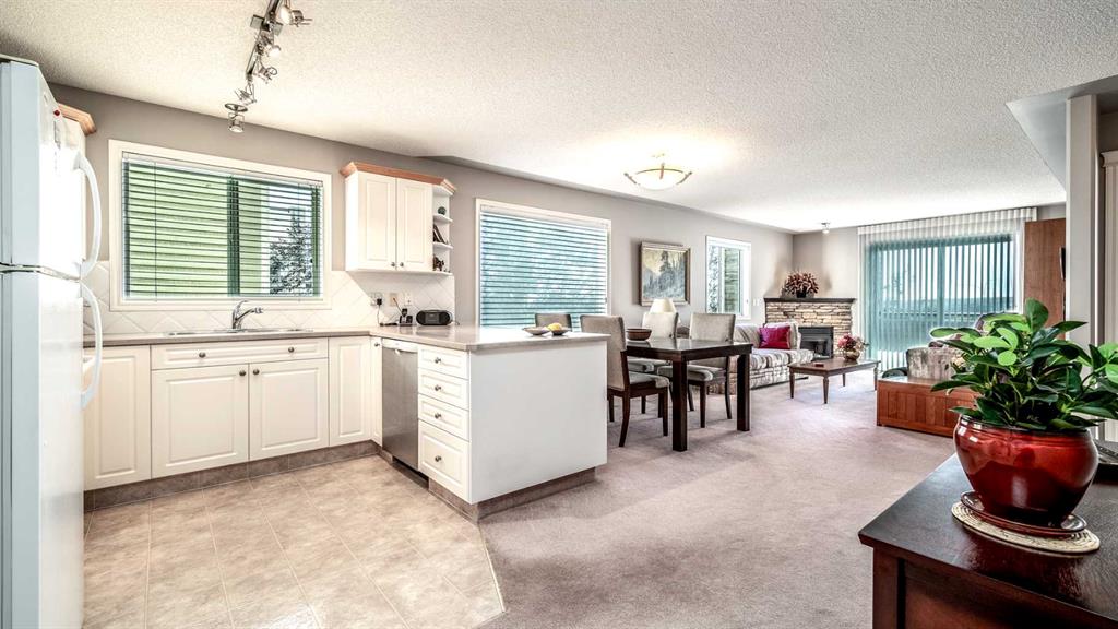 Fifth View of 2206, 7451 Springbank Boulevard SW, Springbank Hill, Calgary, Alberta, T3H 4K5