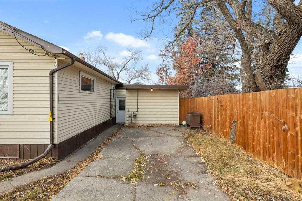 Fifth View of 4609 47 Avenue  , NONE, Olds, Alberta, T4H 1C7