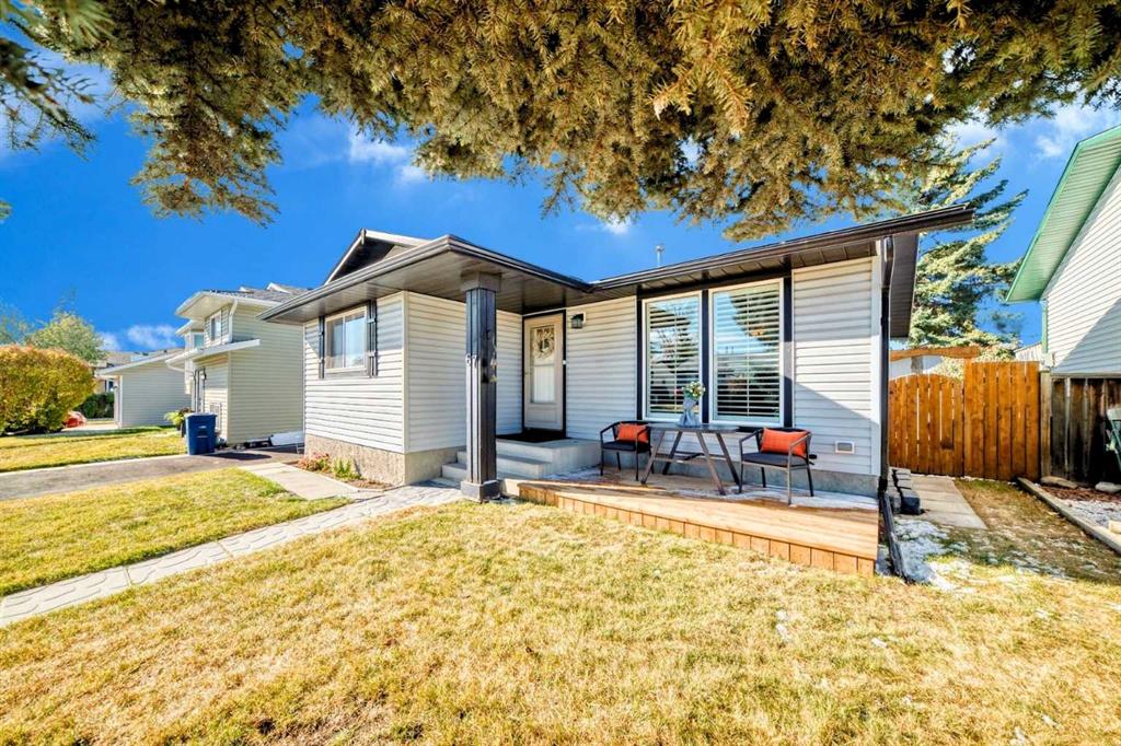 67 Sandstone Crescent SE, A2264590, Alberta,