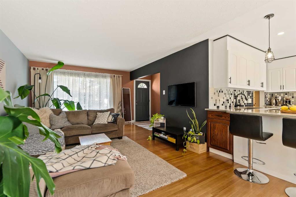 Fourth View of 4915 43 Street SW, Glamorgan, Calgary, Alberta, T3E 3R2