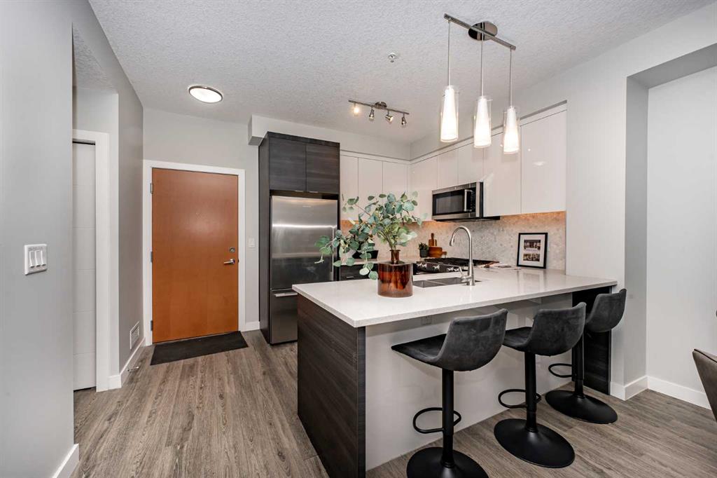 Second View of 3301, 95 Burma Star Road SW, Currie Barracks, Calgary, Alberta, T3E 8A9