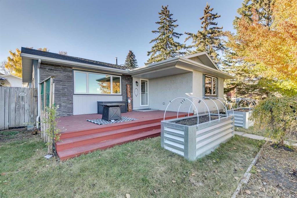 Third View of 280 Deercliff Road SE, Deer Ridge, Calgary, Alberta, T2J 5K5