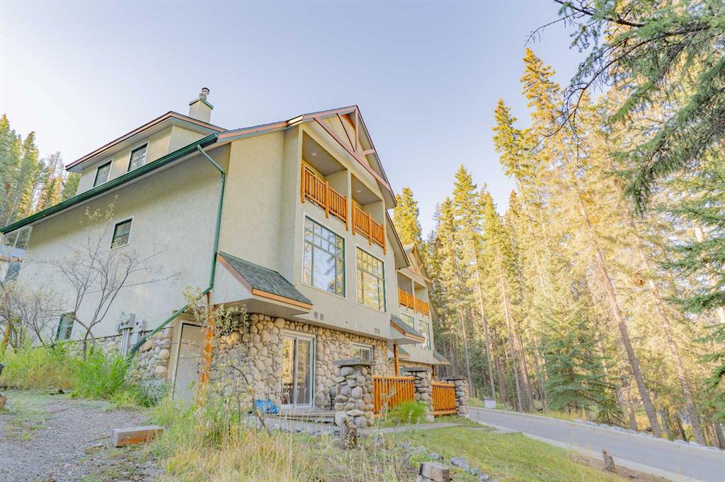 Third View of 1, 153 Cave Ave  , NONE, Banff, Alberta, T1W2Y5