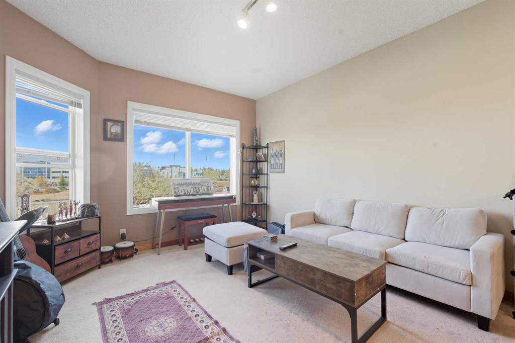 Third View of 221, 1920 14 Avenue NE, Mayland Heights, Calgary, Alberta, T2E 8V4