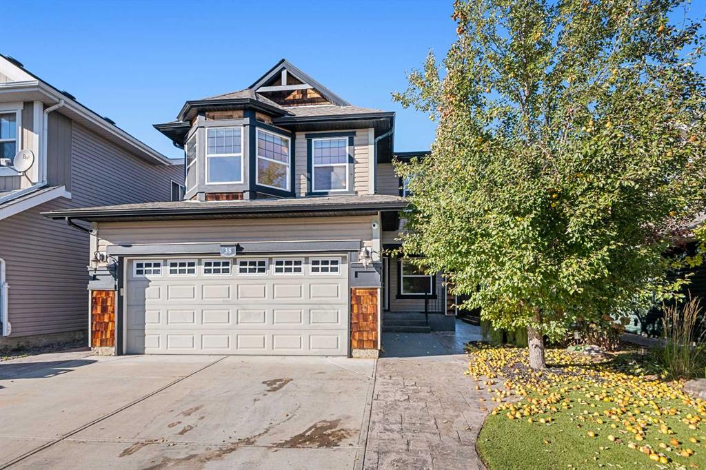 MLS® listing #106430445 for sale located at 38 Autumn Gardens SE