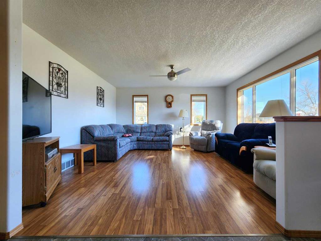 Fifth View of 5323 3 Street W, NONE, Claresholm, Alberta, T0L0T0
