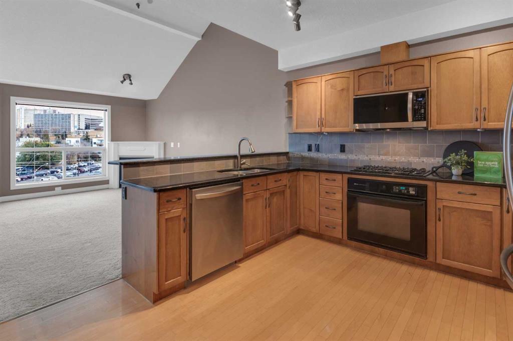 Fourth View of 407, 3412 Parkdale Boulevard NW, Parkdale, Calgary, Alberta, T2N 3T4
