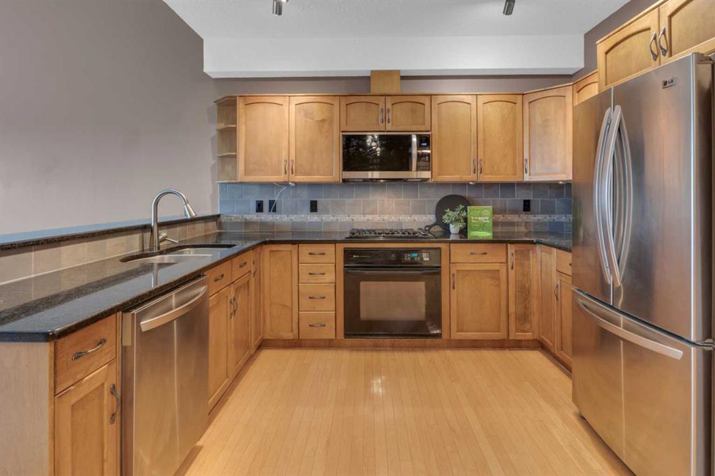 Fifth View of 407, 3412 Parkdale Boulevard NW, Parkdale, Calgary, Alberta, T2N 3T4