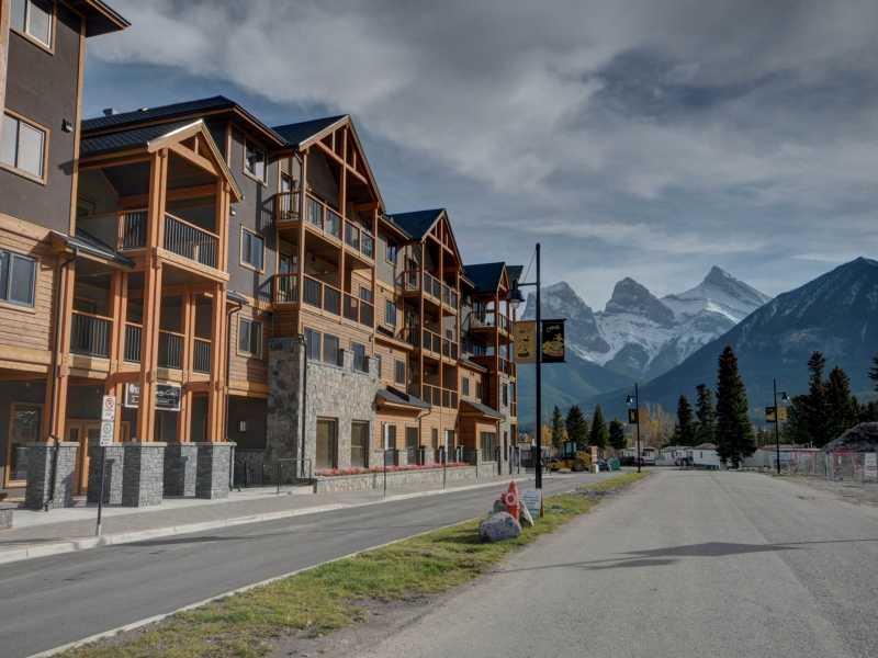 306, 808 Spring Creek Drive , A2265138, Alberta,