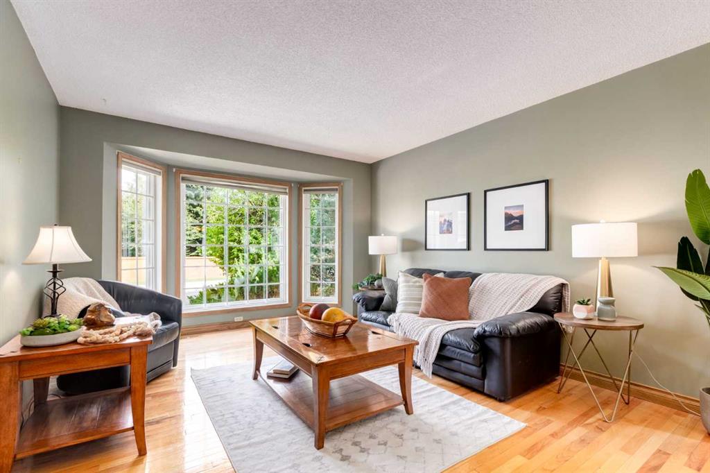 Fifth View of 39 Canterbury Court SW, Canyon Meadows, Calgary, Alberta, T2W 6C2
