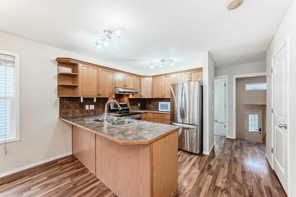 Fifth View of 576 Stonegate Way NW, Stonegate, Airdrie, Alberta, T4B 3C9