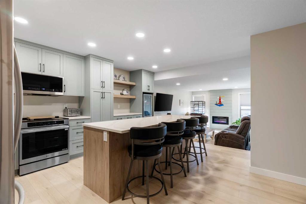 Fifth View of 214, 610 Signal Road , Thickwood, Fort McMurray, Alberta, T9H 4W5