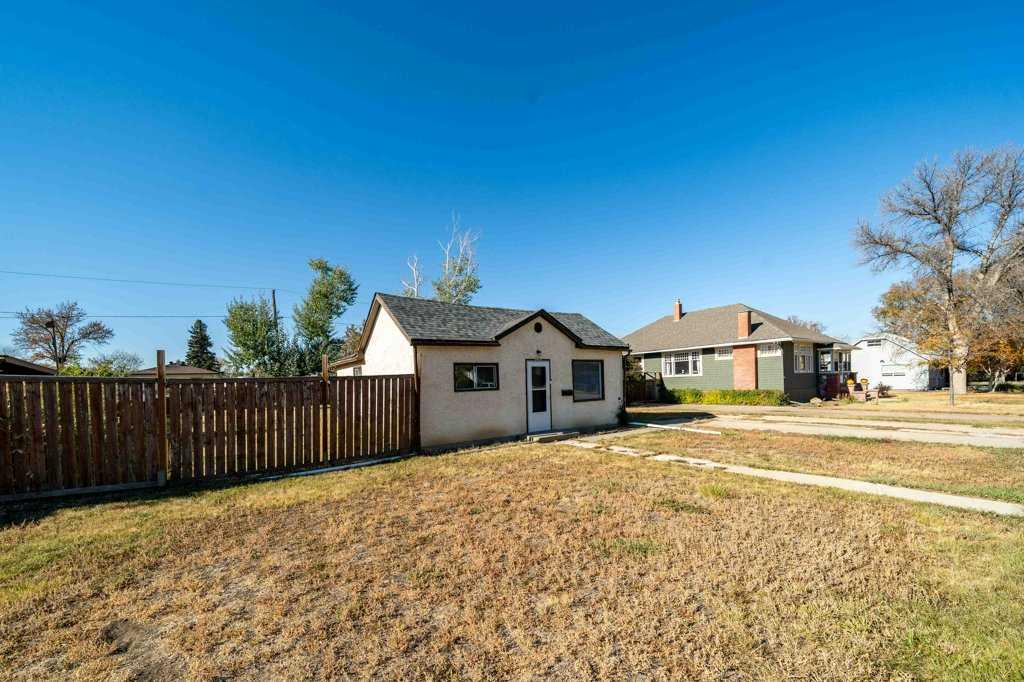 Fourth View of 226 5 Street SE, NONE, Redcliff, Alberta, T0J 2P0
