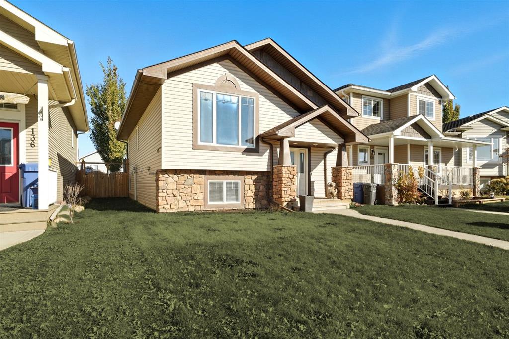 132 Heartland Crescent , A2265227, Alberta,