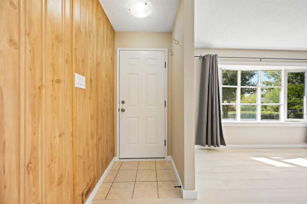 Fifth View of 4524 Fordham Crescent SE, Forest Heights, Calgary, Alberta, T2A 2A3