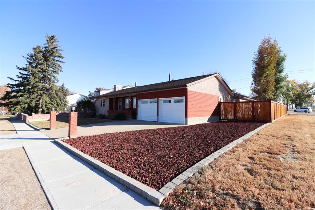 Third View of 235 5 Street SE, NONE, Redcliff, Alberta, T0J2P0