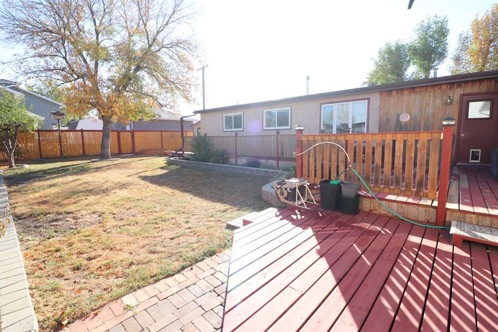 Fifth View of 235 5 Street SE, NONE, Redcliff, Alberta, T0J2P0