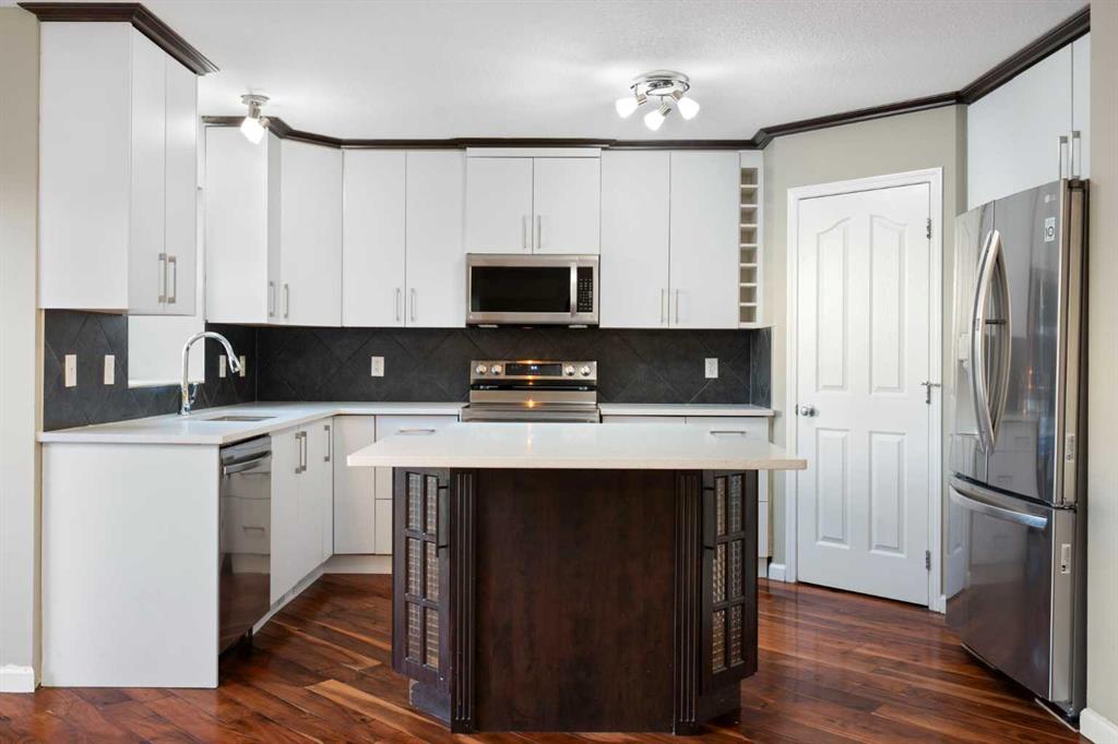 Fourth View of 2125 Luxstone Boulevard SW, Luxstone, Airdrie, Alberta, T4B 0C6