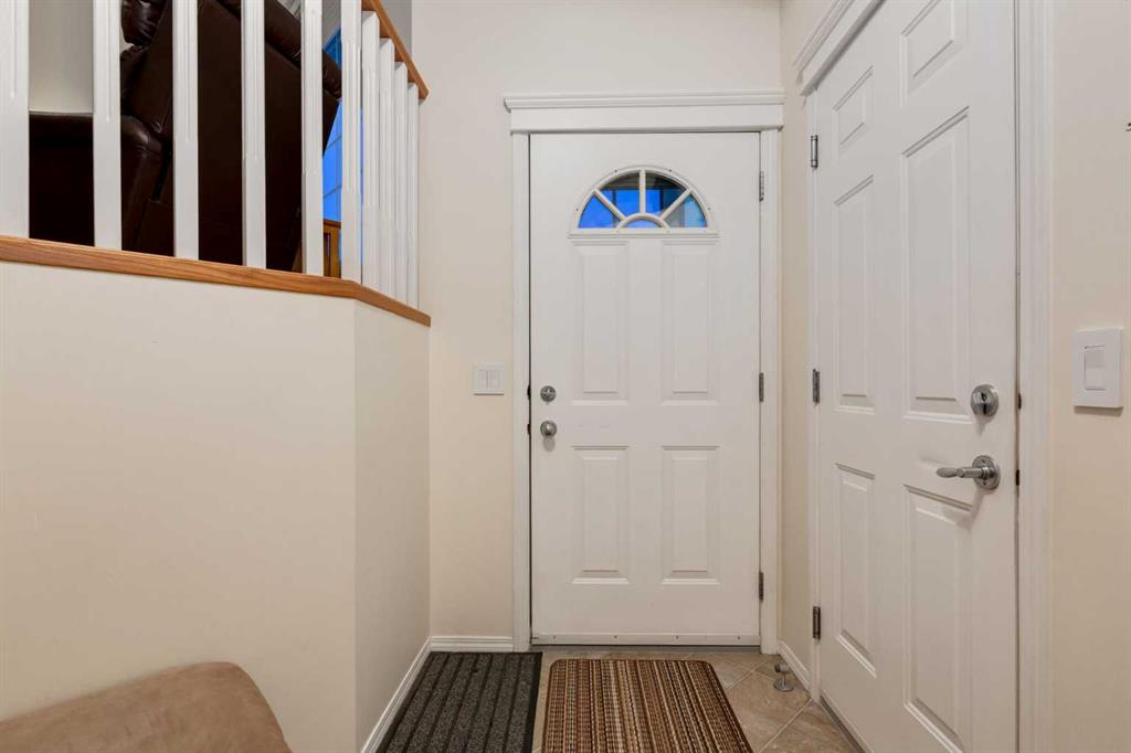 Third View of 1936 THORNBIRD Road SE, Thorburn, Airdrie, Alberta, T4A2E5