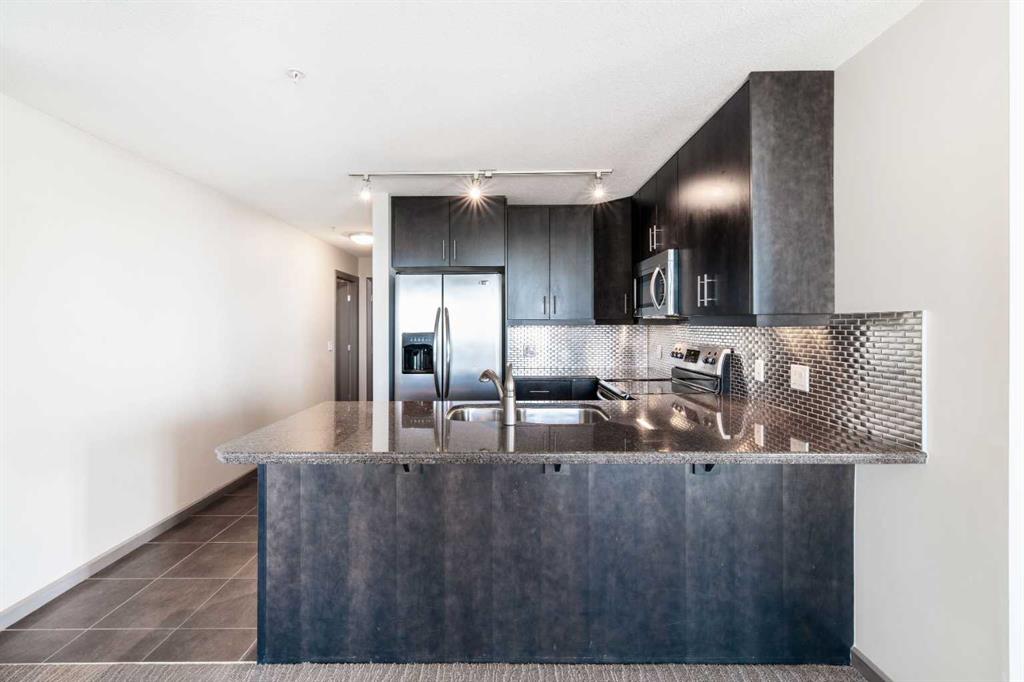 Fourth View of 2010, 210 15 Avenue SE, Beltline, Calgary, Alberta, T2B0B5