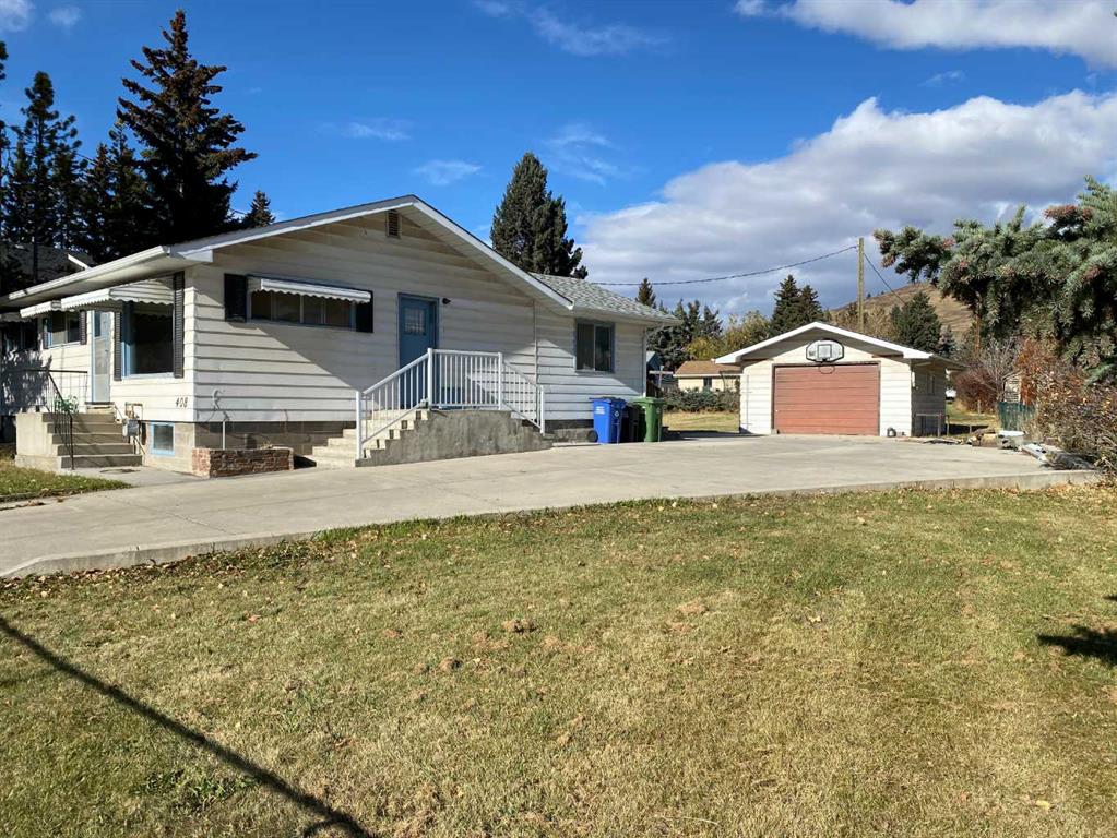 Third View of 408 1st Street E, East End, Cochrane, Alberta, T4C 1C7