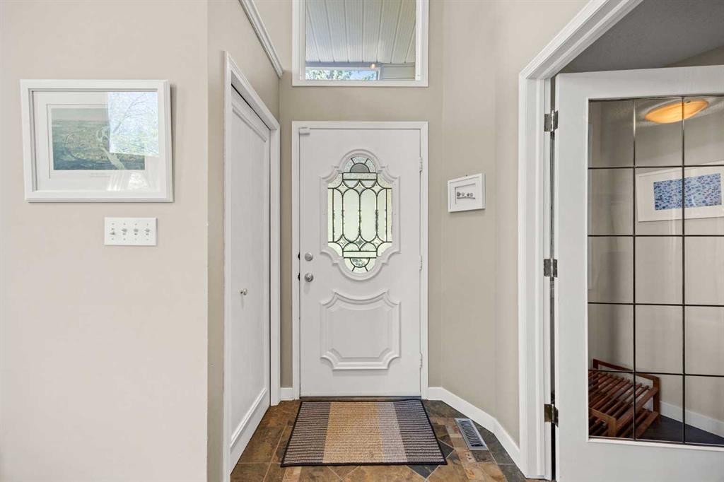 Fifth View of 34 Sunhaven Link SE, Sundance, Calgary, Alberta, T2X 2M4