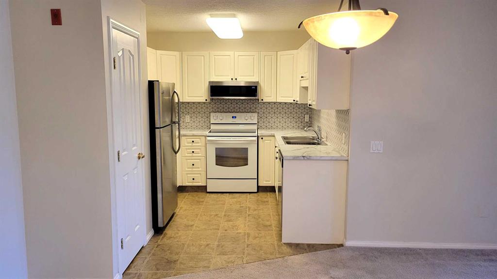 Fifth View of 1116, 1818 Simcoe Boulevard SW, Signal Hill, Calgary, Alberta, T3H 3L9