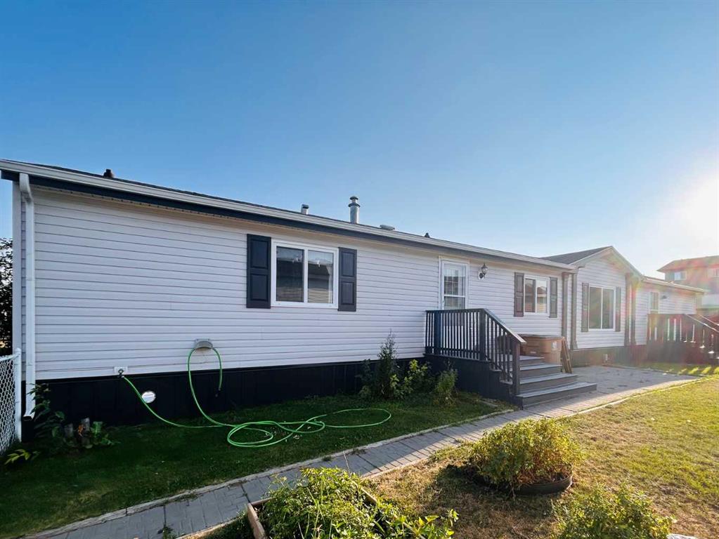 7 Meadowplace Drive E, A2265613, Alberta,