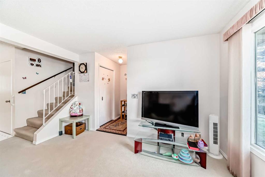Fourth View of 49, 380 Bermuda Drive NW, Beddington Heights, Calgary, Alberta, T3K 2B2