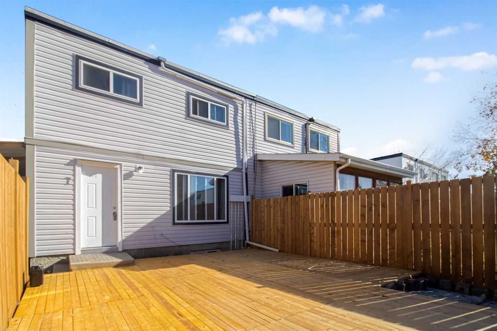 7 Doverdale Mews SE, A2265636, Alberta,