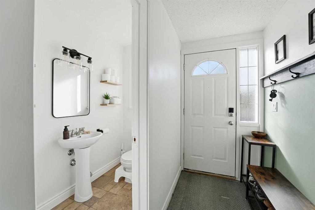 Fourth View of 18, 1 Fir Street , Fairview, Red Deer, Alberta, T4N 4Y1