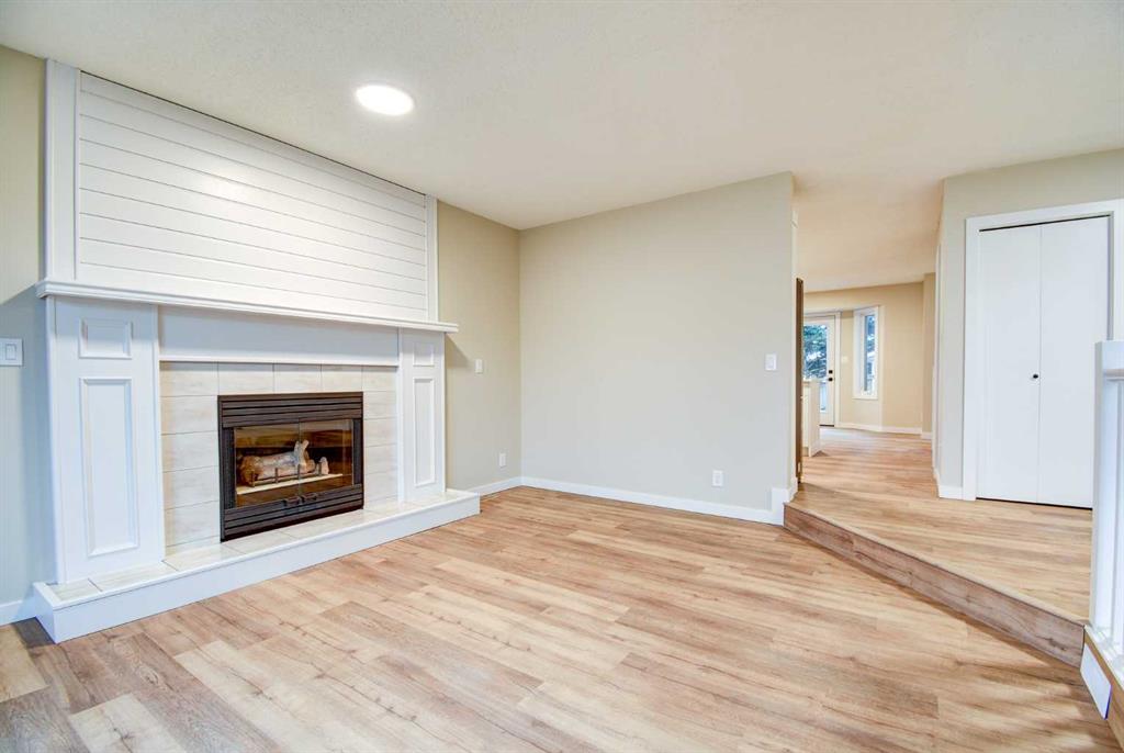Fifth View of 112 Dixon Crescent , Deer Park Estates, Red Deer, Alberta, T4R 2H5