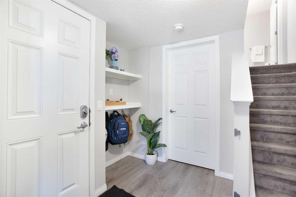 Fifth View of 214 Hillcrest Gardens SW, Hillcrest, Airdrie, Alberta, T4B 4H8