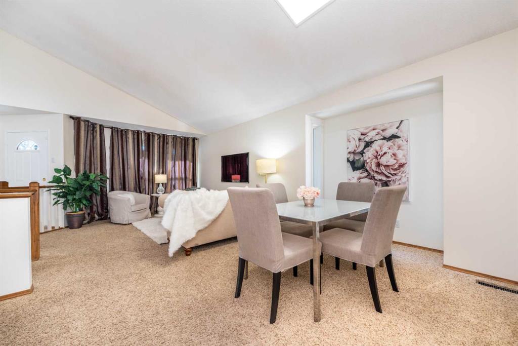 Third View of 251 Douglas Woods Drive SE, Douglasdale/Glen, Calgary, Alberta, T2Z 2E8